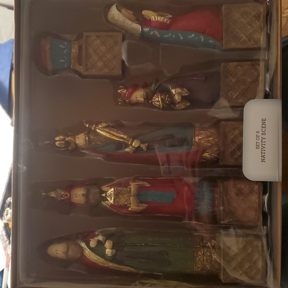 Nativity Scene Set of 6 - Picture 4 of 4